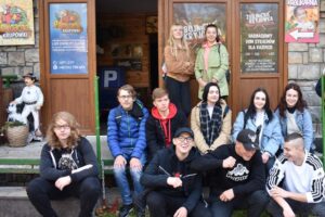 1-Harnasiowy-Dom-Strach-w-Zb-jnicka-Kryj-wka-1634035631 1-Harnasiowy-Dom-Strach-w-Zb-jnicka-Kryj-wka-1634035631